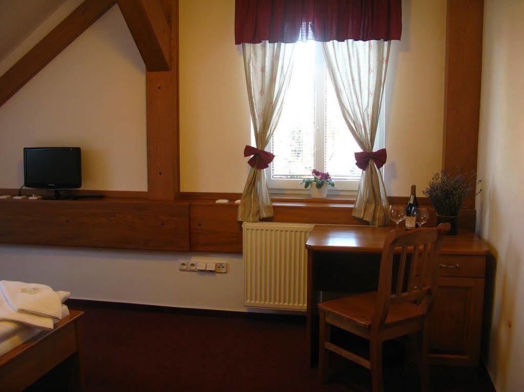 Pension U Vsech Certu Jicin Exterior foto